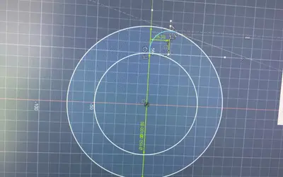 Sketsa CAD di Fusion 360 dengan ukuran diameter 150 mm dan 100 mm